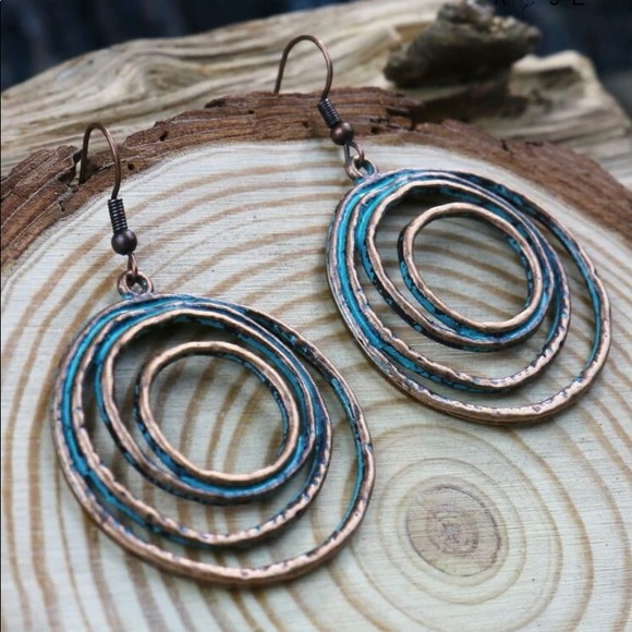 Jewelry - Hollow out Round Drop Earrings
